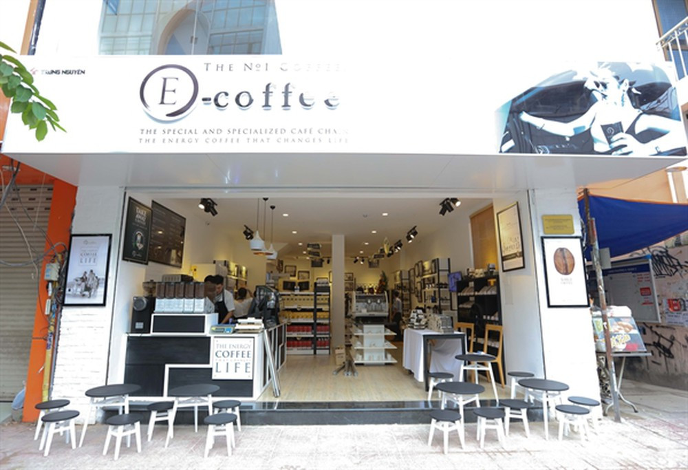 Hiện E-Coffee đã có khoảng 100 cửa hàng, trải rộng nhiều tỉnh thành trong cả nước. Mục tiêu vào cuối năm 2019 của Trung Nguyên là số cửa hàng E-Coffee sẽ nhiều gấp 3 và tới năm 2020, sẽ có khoảng 3.000 cửa hàng trên khắp cả nước, trở thành chuỗi cà phê lớn nhất Việt Nam.