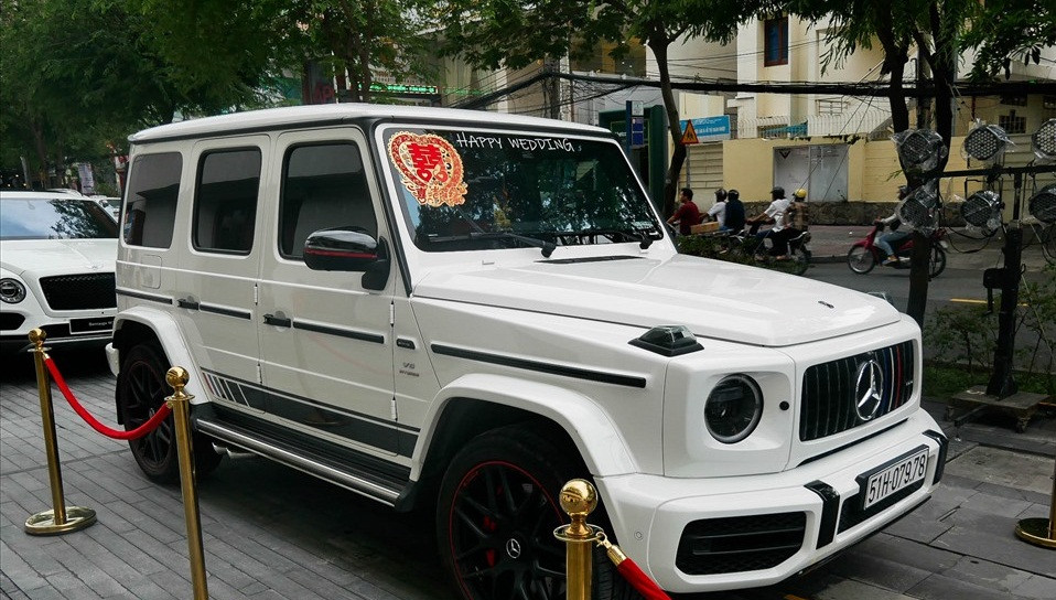 “Ông hoàng off-road” Mercedes-AMG G 63 Edition 1 - chiếc xe mới nhất trong bộ sưu tập của đại gia Minh "nhựa" giá khoảng 13 tỷ đồng. Ảnh: Lao động.