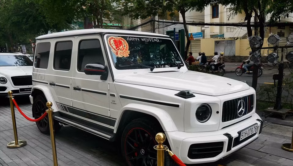 “Ông hoàng off-road” Mercedes-AMG G 63 Edition 1 - chiếc xe mới nhất trong bộ sưu tập của đại gia Minh "nhựa" giá khoảng 13 tỷ đồng. Ảnh: Lao động.