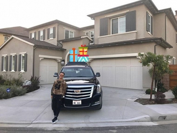 Đàm Vĩnh Hưng chia sẻ việc mới mua thêm nhà ở Huntington Beach, quận Cam, phía nam bang California (Mỹ).