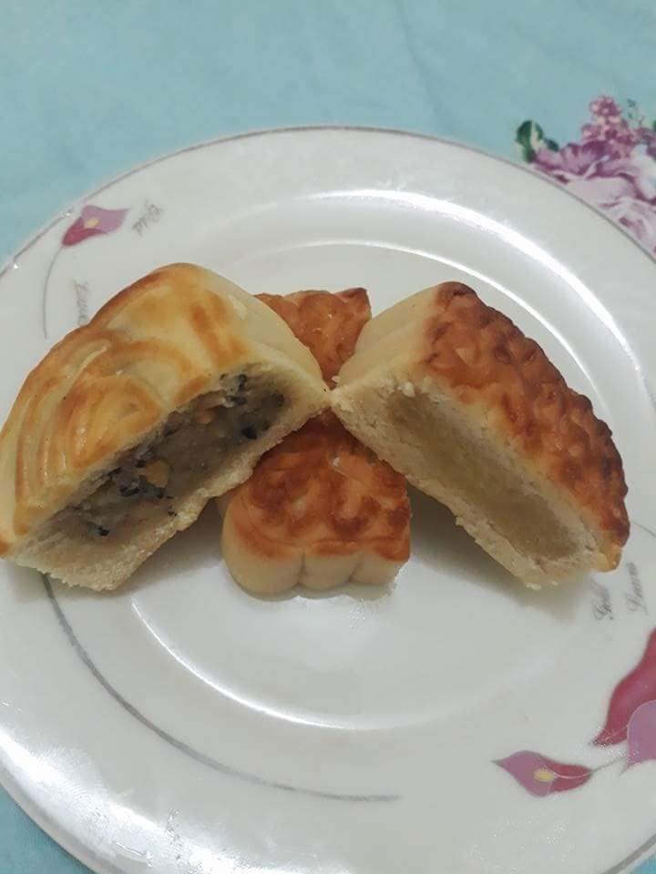 Theo quan sát, bánh nướng Cao Bằng nặng khoảng 80 - 100gr, hạn sử dụng 15 -20 ngày kể từ khi sản xuất. Ảnh: Facebook.