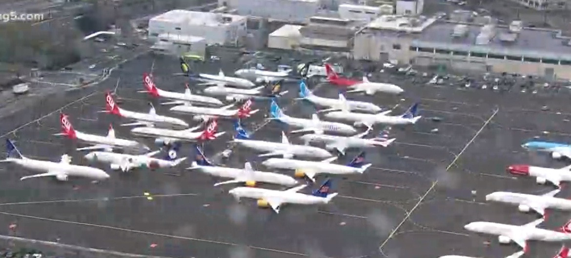 Tại bãi đỗ máy bay khổng lồ Boeing Field, gần như không còn chỗ trống. Ảnh: King5.