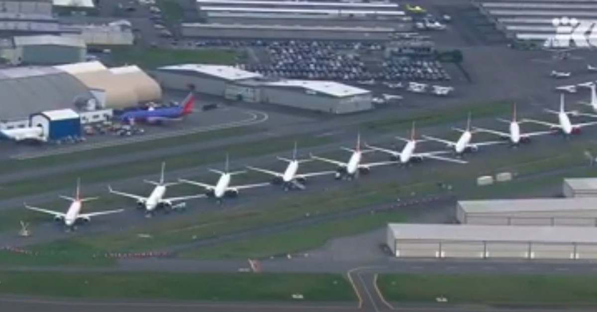 Sau hai vụ tai nạn hàng không kinh hoàng, Boeing 737 Max bị tạm ngưng giao hàng cho khách. Ảnh: King5.