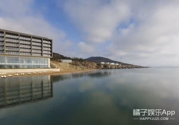 Căn biệt thự của Phạm Băng Băng và Lý Thần nằm ở khu nghỉ dưỡng đắt đỏ nhất ở quận Hoành Đảo, Thanh Đảo, gần núi Phượng Hoàng.