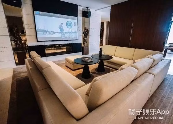 Nội thất sang trọng bên trong biệt thự.