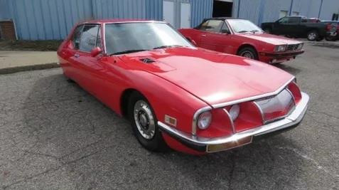 Các thương hiệu xe Britstol, Bentley, MG, Marcose, TVR và Jensen Interceptor cũng xuất hiện trong bộ sưu tập. Một chiếc Bitter SC hiếm của Đức và sedan cổ Opel Senator cũng góp mặt.