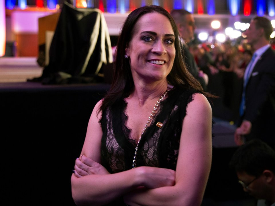 Stephanie Grisham trở thành thư ký báo chí sau khi Sarah Huckabee Sanders từ chức năm 2019. Bà vẫn tiếp tục là người phát ngôn của Đệ nhất phu nhân. Bà hưởng lương 183.000 USD/năm.