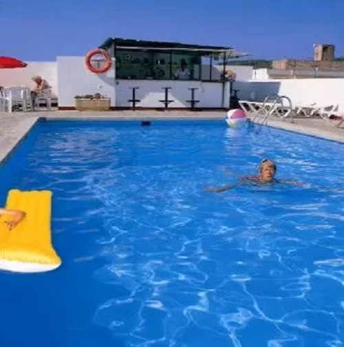 Vo mong vi khach san du lich quang cao khac xa thuc te