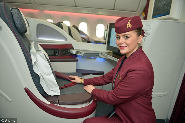 Hãng hàng không Qatar Airways từng gây nhiều tranh cãi khi đưa ra yêu cầu các nữ tiếp viên không được kết hôn trong 5 năm đầu sau khi ký hợp đồng. Ảnh: Alamy.