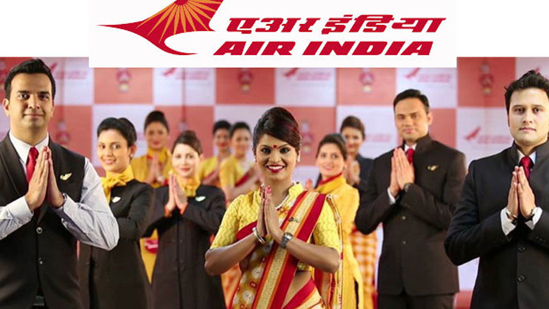 Tước đó, năm 2004, Air India cũng gây tranh cãi khi yêu cầu các ứng viên thi tuyển vào vị trí tiếp viên hàng không được có bất kỳ vết sẹo, mụn hay vệt lớn nào trên gương mặt. Ảnh: Parcels.