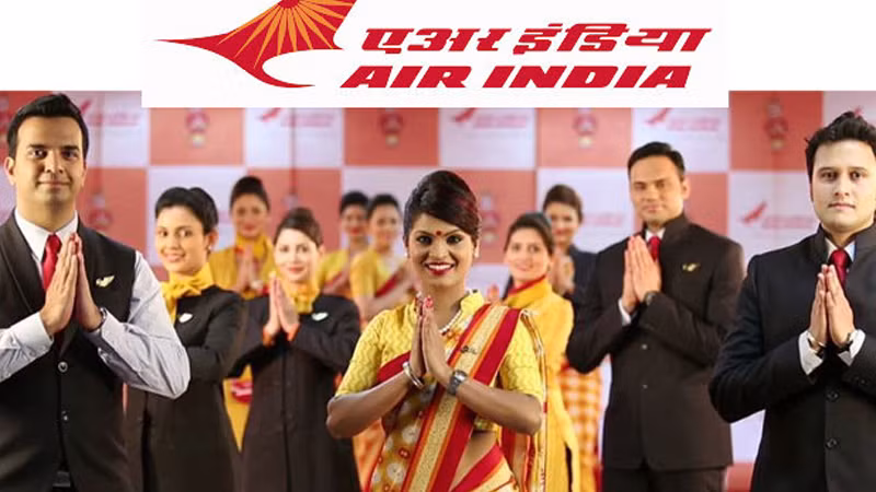 Tước đó, năm 2004, Air India cũng gây tranh cãi khi yêu cầu các ứng viên thi tuyển vào vị trí tiếp viên hàng không được có bất kỳ vết sẹo, mụn hay vệt lớn nào trên gương mặt. Ảnh: Parcels.