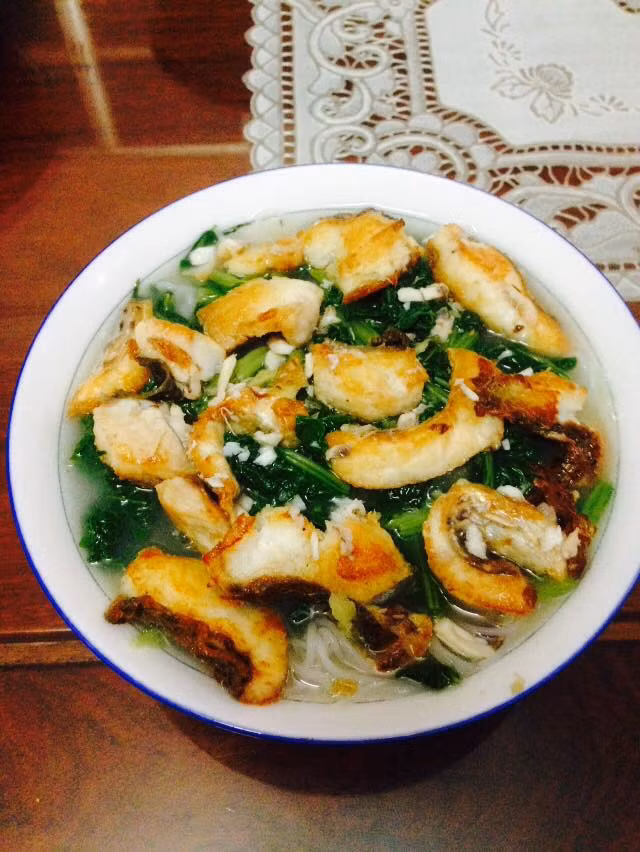 Chủ nhật: Thay vì cơm, bạn có thể làm món bún cá để đổi bữa cho cả nhà nhân dịp cuối tuần.