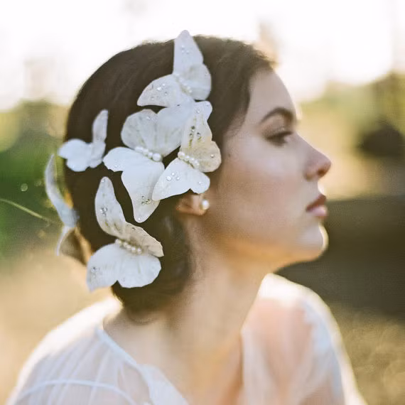 Kiểu tóc này xuất hiện khi những cô nàng Thái Lan up hình họ lên instagram và nó lan sang cả các cô nàng phương Tây.