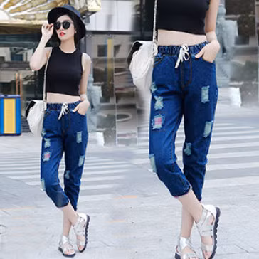Quần jeans lửng. Sự thoải mái và năng động của chiếc quần này được ưa chuộng trong mùa thu. Nó cũng rất dễ kết hợp các kiểu dáng áo. Với những cô nàng nấm lùn thì chiếc quần này lại càng hợp. Nó thể hiện sự tự do phóng khoáng.
