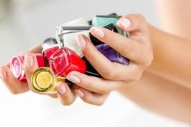 Sơn móng tay. Các chuyên gia về chăm sóc móng cho rằng: ánh sáng và nhiệt độ chính là hai yếu tố ảnh hưởng nhiều nhất đến chất lượng của nó. Chúng khiến cho độ dày và độ lỏng của sơn móng tay bị ảnh hưởng.