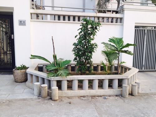 Điều đáng nói hơn, thời gian gần đây có nhiều chủ đầu tư của các biệt thự liền kề ồ ạt vi phạm trật tự xây dựng mà không hề bị xử lý triệt để.