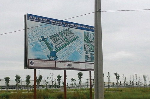 Trong khi đó, “miền đất hứa” Mê Linh một thời cũng đang chứng kiến cảnh hoang tàn của nhiều siêu dự án.