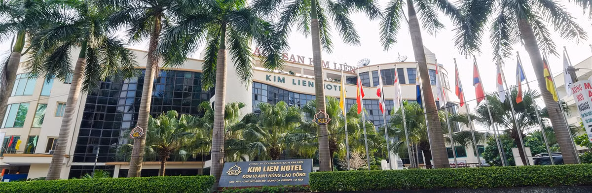 Khách sạn Kim Liên nằm trên phố Đào Duy Anh - quận Đống Đa - Hà Nội, đã có lịch sử 50 năm hoạt động và là địa chỉ quen thuộc với người dân Thủ đô.