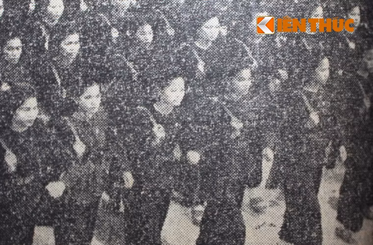 Khối nữ dân quân ngoại thành Hà Nội.