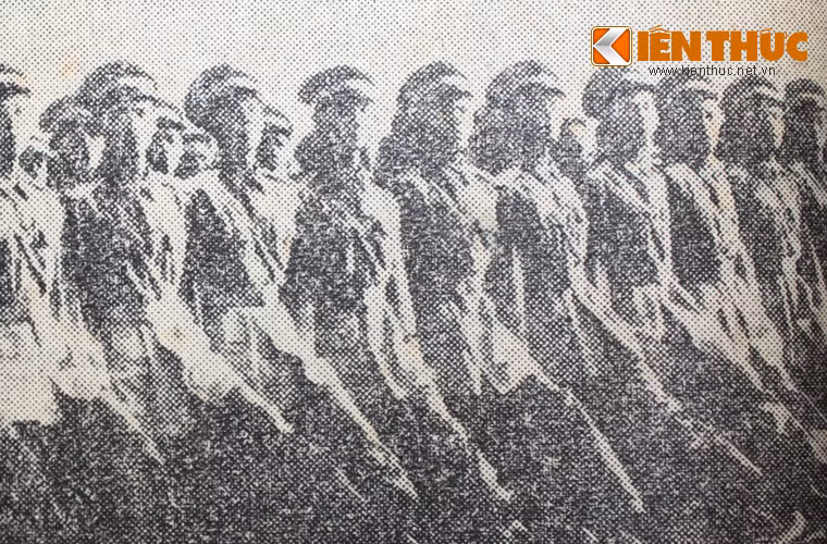 Khối sĩ quan không quân đi qua lễ đài.