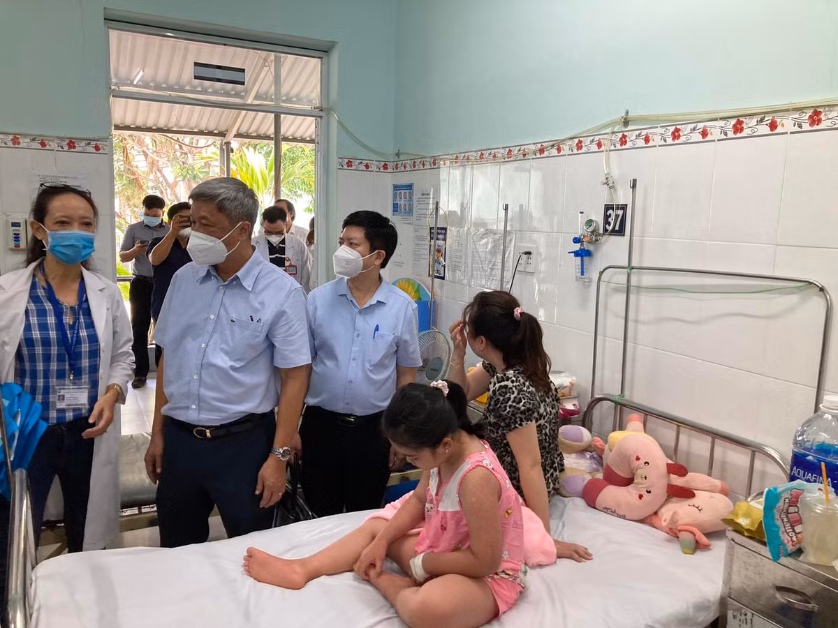 Trong tuan qua, ca nuoc ghi nhan them 10.000 ca sot xuat huyet, 12 ca tu vong