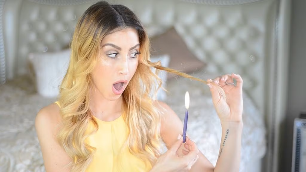 Nhiều salon ở Brazil thường sử dụng phương pháp chăm sóc tóc có phần cầu kỳ, "không giống ai" đó là dùng lửa để đốt tóc. Việc đốt tóc được giải thích nhằm giúp các nang tóc nở ra, khiến nó dễ hấp thu chất dinh dưỡng cũng như thúc đẩy quá trình điều trị tóc hư tổn.