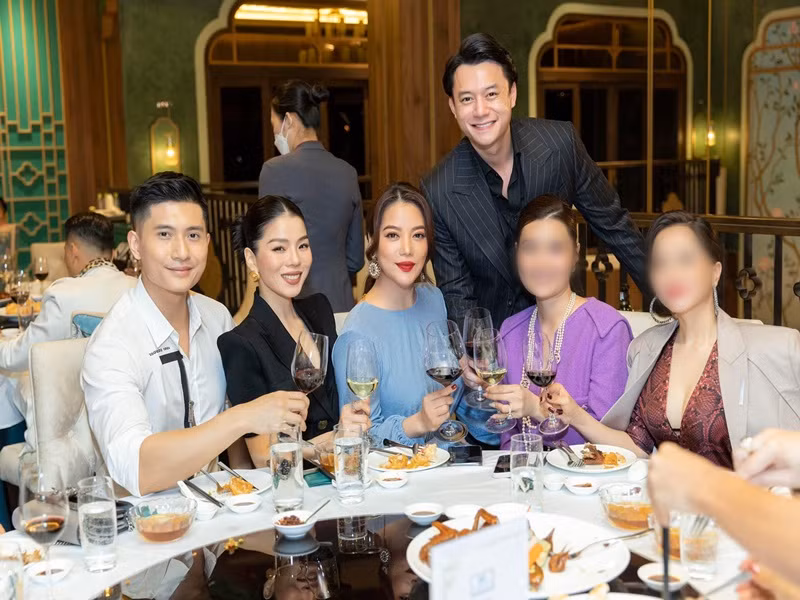 Anh Dũng và Trương Ngọc Ánh ngày càng dính như sam.