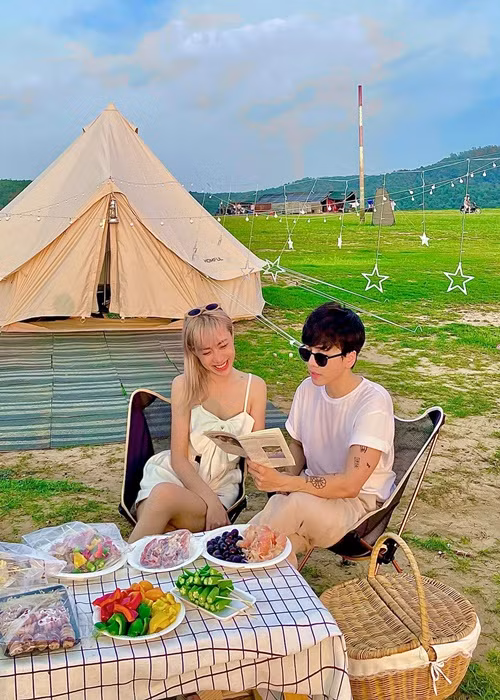 Được bạn trai yêu thương, chiều chuộng, Lan Trinh cho rằng Kenji là người đàn ông tuyệt vời nhất mà hơn 30 năm qua cô mới tìm được.