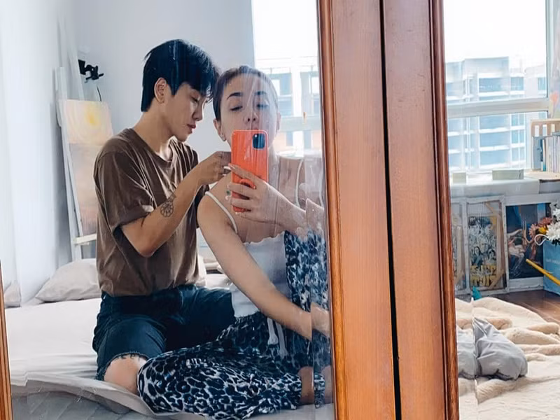 Lan Trinh được bạn trai chuyển giới chiều chuộng như công chúa. Kenji dẫn Lan Trinh đi mua sắm quần áo, giúp cô phối đồ, nấu ăn, chăm sóc Lan Trinh lúc cô bị bệnh.