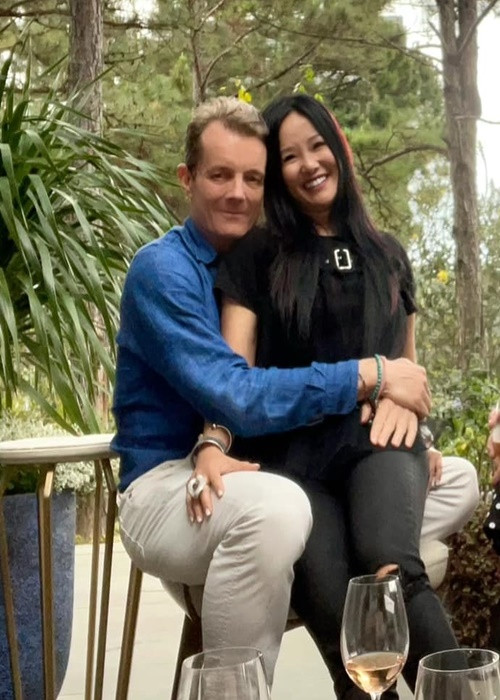 Hồng Nhung hiện tại hẹn hò kiến trúc sư người Đức Gerhard Heusch. Ảnh: FBNV