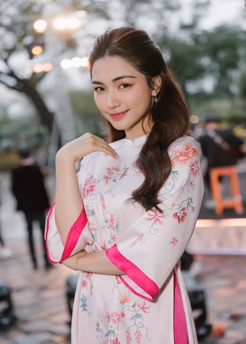 Hòa Minzy và Minh Hải “đường ai nấy đi” vì không còn tiếng nói chung, chứ không phải do yêu xa hay có người thứ 3 nào. Ảnh: FBNV