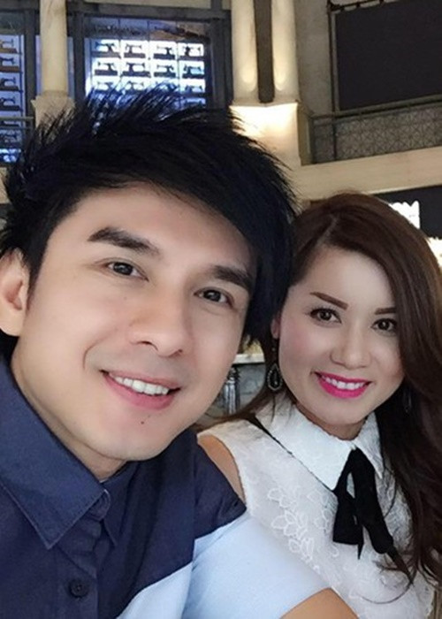 Đan Trường và doanh nhân Thủy Tiên kết hôn năm 2013. Từ khi kết hôn, Đan Trường đi về giữa Việt Nam và Mỹ để chăm sóc vợ con, đi hát. Ảnh: FBNV
