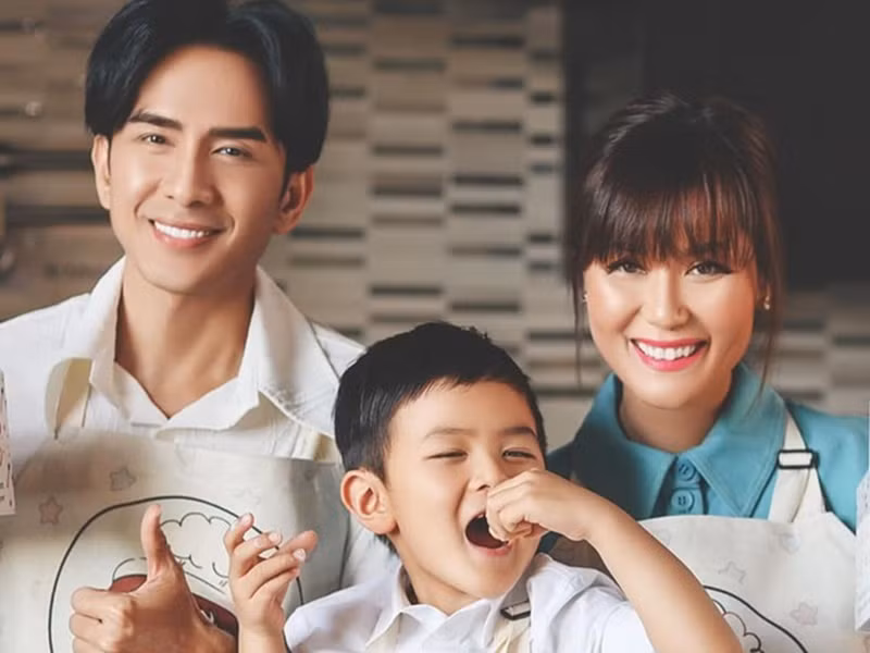 Năm 2021, Đan Trường ly hôn. Thủy Tiên chia sẻ, sự xa cách địa lý và khác biệt suy nghĩ đã khiến cô và Đan Trường ngày càng xa nhau, không thể hàn gắn. Ảnh: FBNV