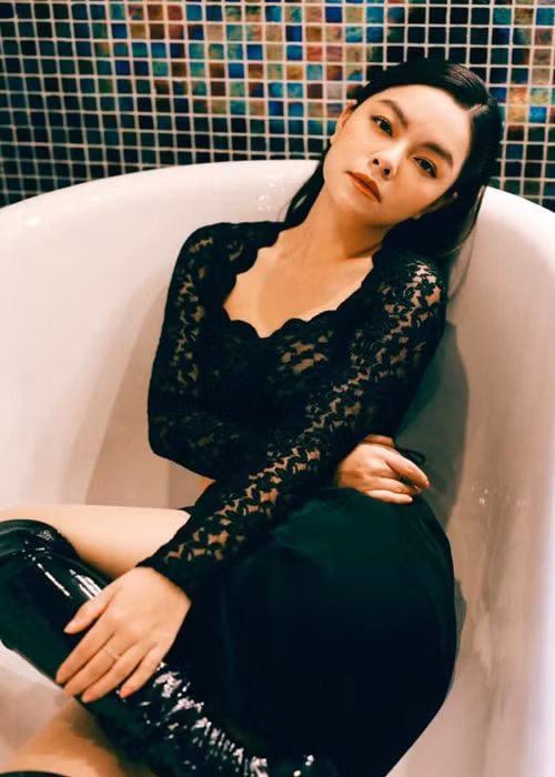 Mới đây, rộ tin đồn Phạm Quỳnh Anh được trai trẻ cầu hôn.