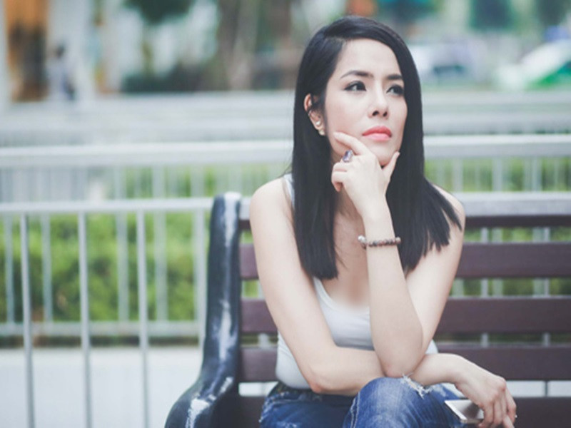 Nữ diễn viên còn nói: “Tôi sinh ra không phải để kiếm tiền, để giữ tiền mà để tiêu tiền thôi. Tôi quan niệm, kiếm tiền không phải của đàn bà mà việc đó là của chồng. Tôi đi làm phim không phải để kiếm tiền, không quan tâm cát sê. Tôi chỉ quan tâm vai diễn đó có hợp với tôi không, tôi có thích hay không”. Ảnh: Dân Việt