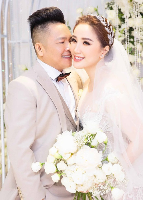 Bảo Thy luôn rạng rỡ trong ngày trọng đại. Ảnh: Sức khỏe và cuộc sống