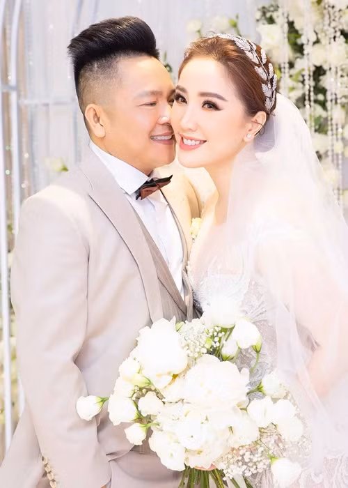 Bảo Thy luôn rạng rỡ trong ngày trọng đại. Ảnh: Sức khỏe và cuộc sống