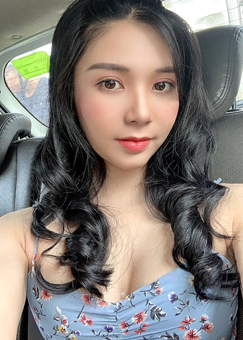 Về mối quan hệ với Quang Lê, Thanh Bi cho biết, cô và tình cũ giữ mối quan hệ bạn bè sau khi chia tay.