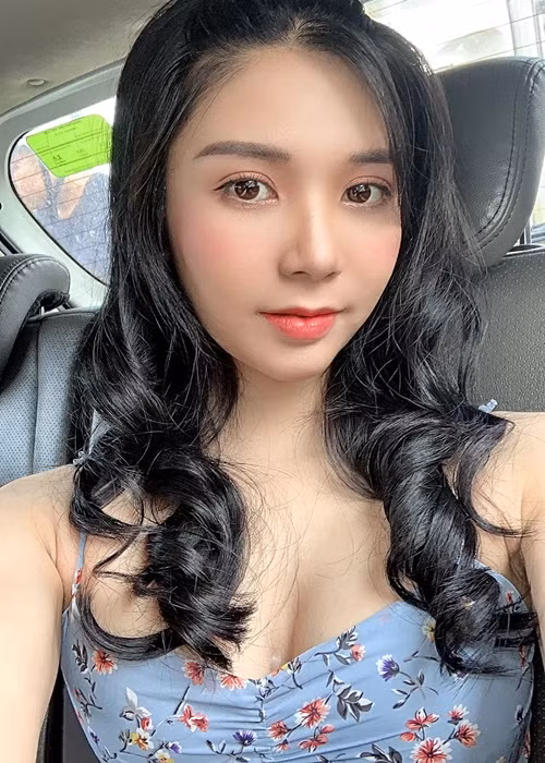 Về mối quan hệ với Quang Lê, Thanh Bi cho biết, cô và tình cũ giữ mối quan hệ bạn bè sau khi chia tay.