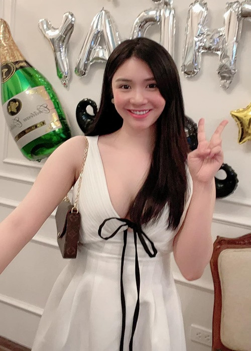 Đầu năm 2022, trong cuộc phỏng vấn với Dân Việt, Thanh Bi cho biết, cô vẫn chưa nghĩ đến chuyện tình cảm.