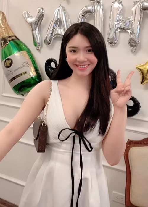 Đầu năm 2022, trong cuộc phỏng vấn với Dân Việt, Thanh Bi cho biết, cô vẫn chưa nghĩ đến chuyện tình cảm.