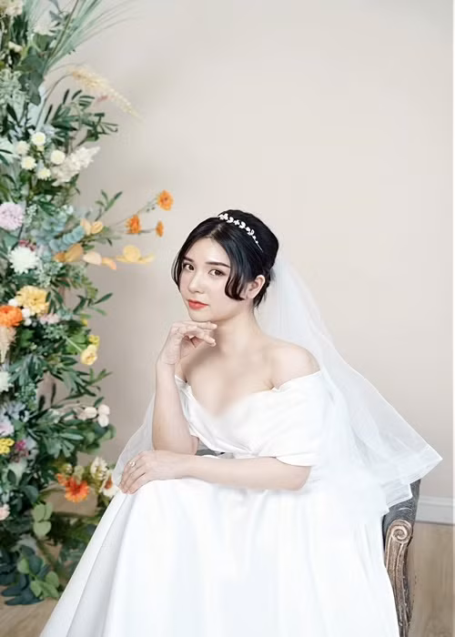 Tình cũ của Quang Lê từng phẫu thuật thẩm mỹ. Khi được hỏi, cô từ chối tiết lộ đã trùng tu điểm nào.