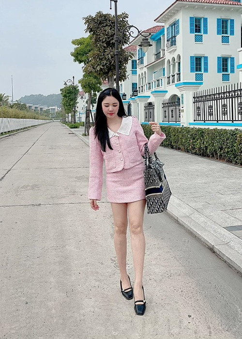 1-2 năm trở lại đây, Thanh Bi không còn mặc hở bạo.