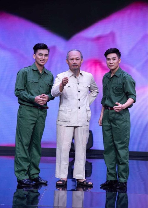 Nam nghệ sĩ đã hơn 40 lần vào vai Bác Hồ trong các vở kịch và phim điện ảnh hay phim truyền hình và hàng trăm lần vào vai Bác trong những sự kiện chương trình lễ hội, lễ kỷ niệm. Ảnh: Thời đại plus