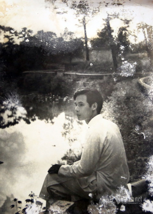 Nghệ sĩ Tiến Hợi từng đóng phim truyền hình, điện ảnh: "Hà Nội - mùa đông 46", "Hẹn gặp lại Sài Gòn", "Hoa ban trắng", "Hoa ban đỏ", "Dãy bàn 4 người", "Cảnh sát hình sự", "Người phán xử", "Bi kịch chưa đặt tên". Ảnh: Vietnamnet