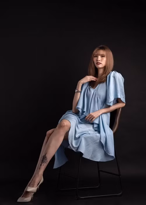 Nhan sắc của Hồng Xuân lên hương sau 7 năm bước vào showbiz nhưng sự nghiệp của cô vẫn khá mờ nhạt. Ảnh: FBNV