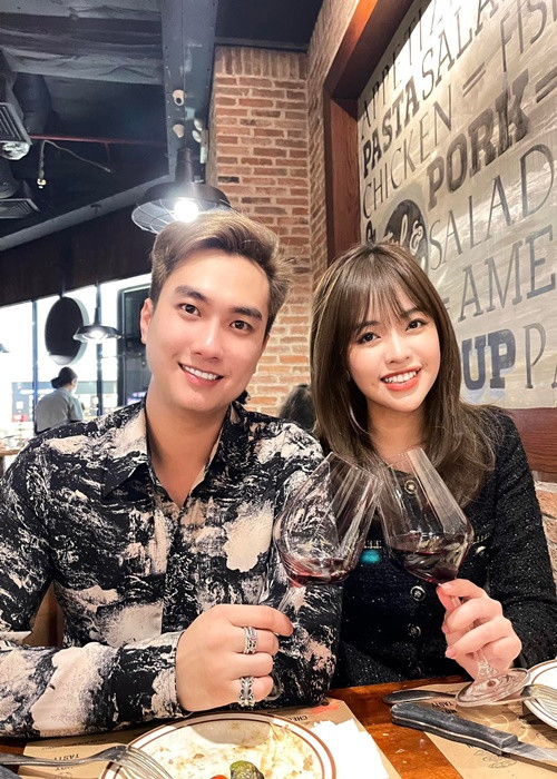 Valentine mới đây, đôi uyên ương đi hẹn hò lãng mạn. Ảnh: Dân Việt