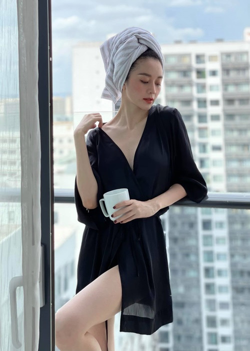 Cô chia sẻ: "Cuộc sống này rất ngắn ngủi, bạn phải trải nghiệm những điều mà trước đây bạn chưa từng làm. Chẳng hạn như, hỏi người mà bạn thích rằng: Chúng ta có thể bên nhau được không?".