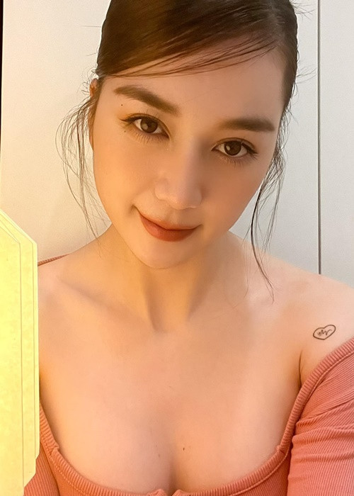 Năm 2011, khi đang là sinh viên năm 2 khoa Thanh nhạc, trường Cao đẳng Nghệ thuật Hà Nội, Thiều Bảo Trang tham dự cuộc thi Sao Mai. Tại sân chơi âm nhạc này, cô đoạt giải "Ca sĩ triển vọng".