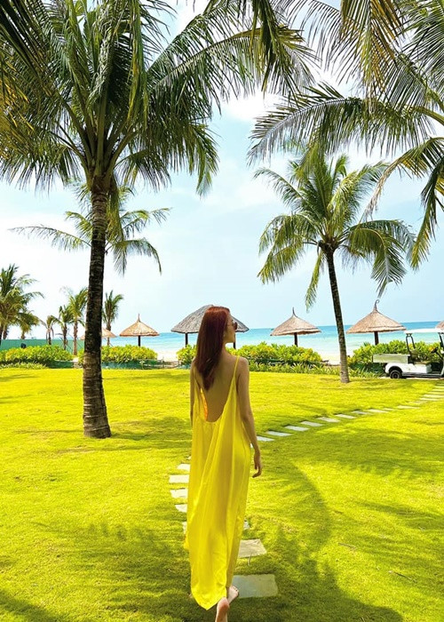 Thiều Bảo Trang từng cùng Thiều Bảo Trâm lập nhóm Bee.T. Sau một thời gian, cả hai tách ra solo.